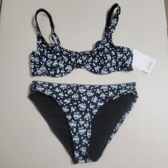 Paris Atelier & Other Stories NWT Swimwear Bikini Set Just The Top Is New. - Picture 3 of 9